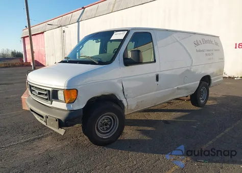 2004 Ford E-350 Super Duty Commercial/Recreational z USA, uszkodzony, nr VIN 1FTSS34S14HA47738